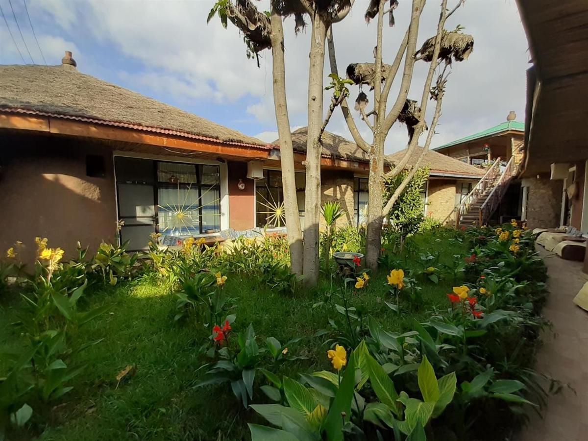 Lodge Du Chateau Gonder Exteriör bild